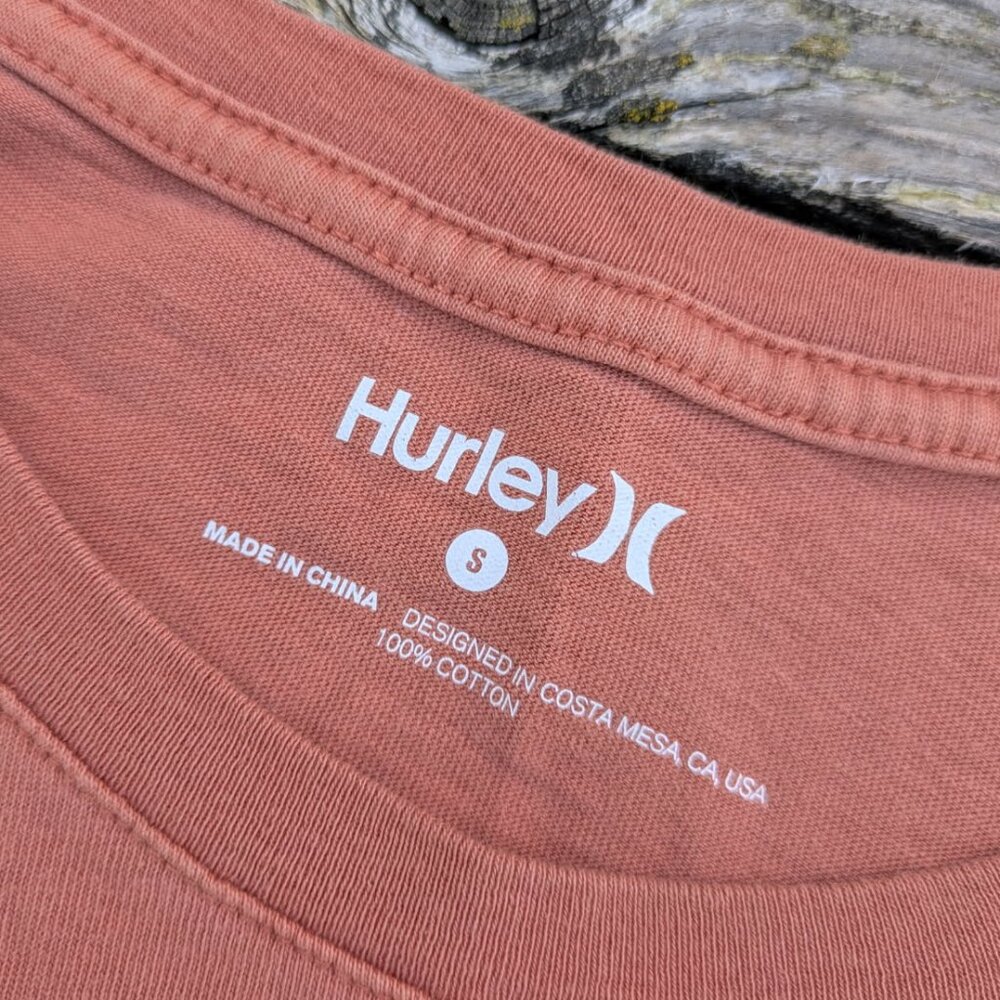 Hurley Cropped Boyfriend Tee The Sea is Free - Picture 5 of 7